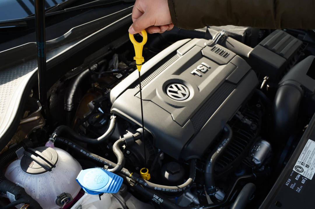 机油多久换一次多少钱 d95c13cb4d164c03abe1d97c58faee44.jpeg