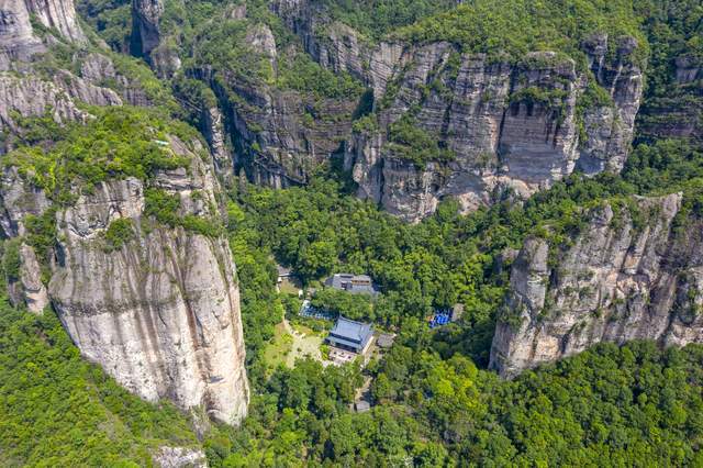雁荡冠天下灵岩尤绝奇徐霞客来三次雁荡山并点赞的灵岩