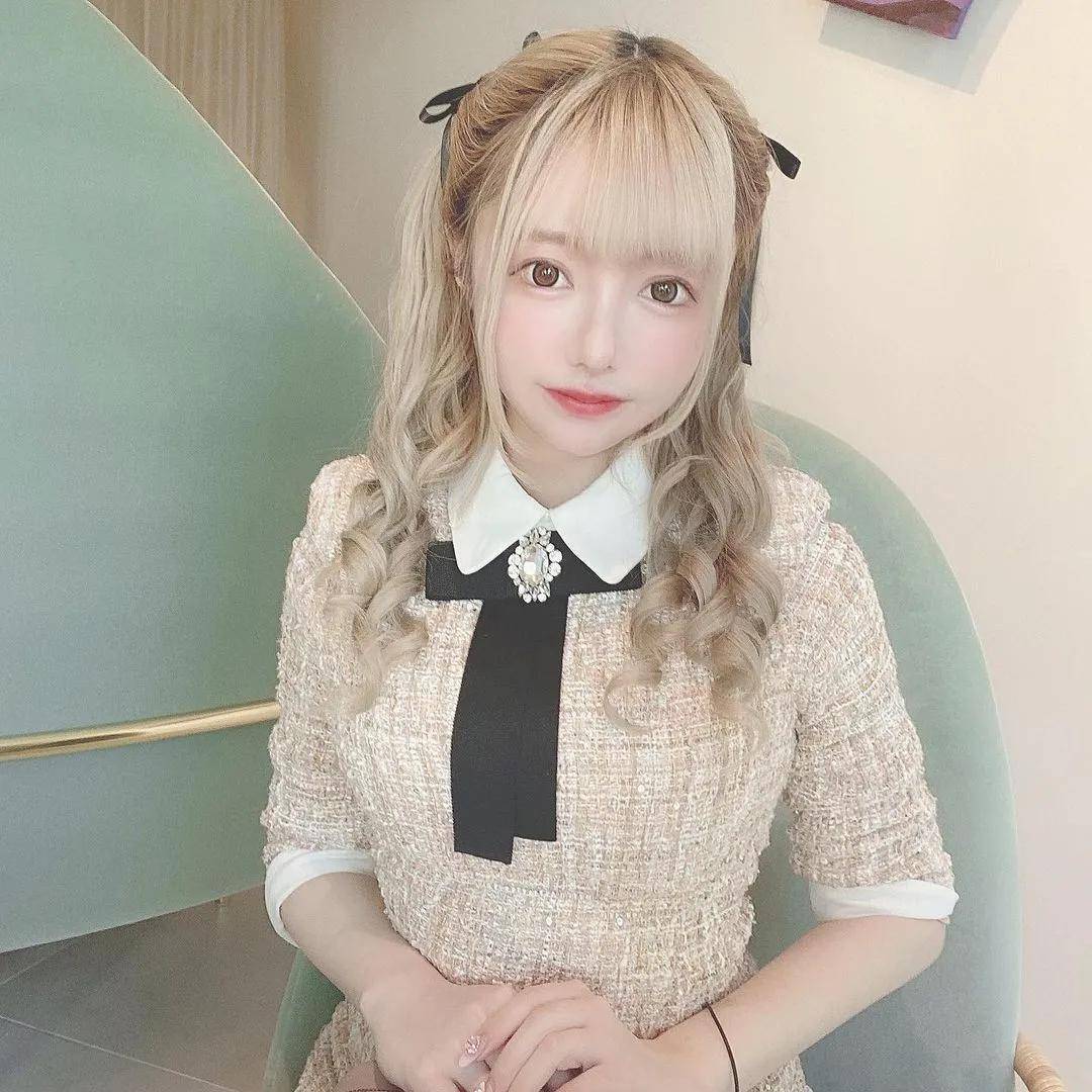 日本美少女偶像望月める被曝去世曾因17岁时告白失败走上整容道路