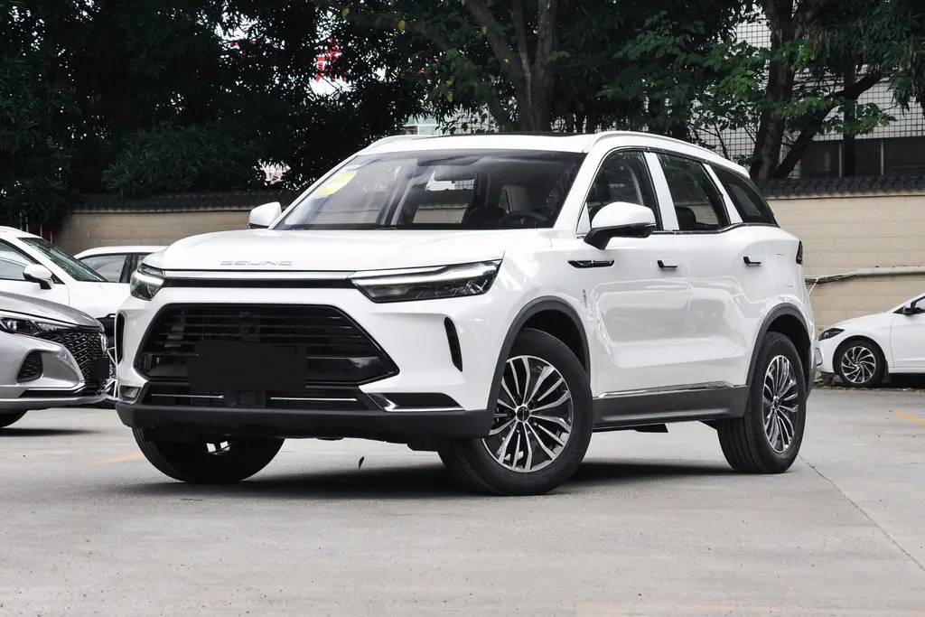 国产suv北京x7标配188马力68升油耗一款大气的车