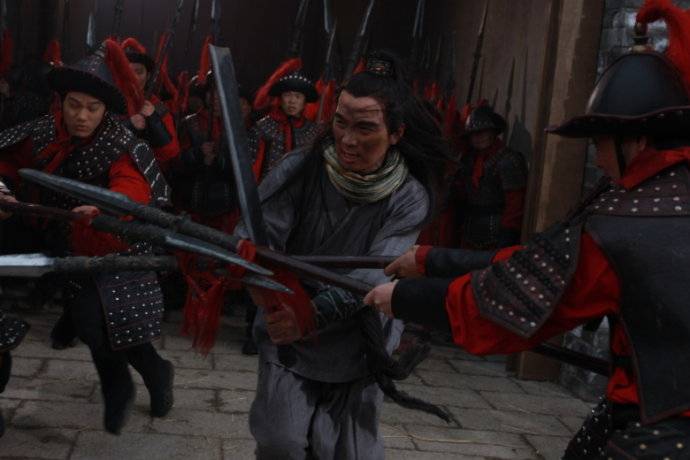 水浒中我最欣赏的男人阮小七穿龙袍是傻吗如今看来他比宋江高明