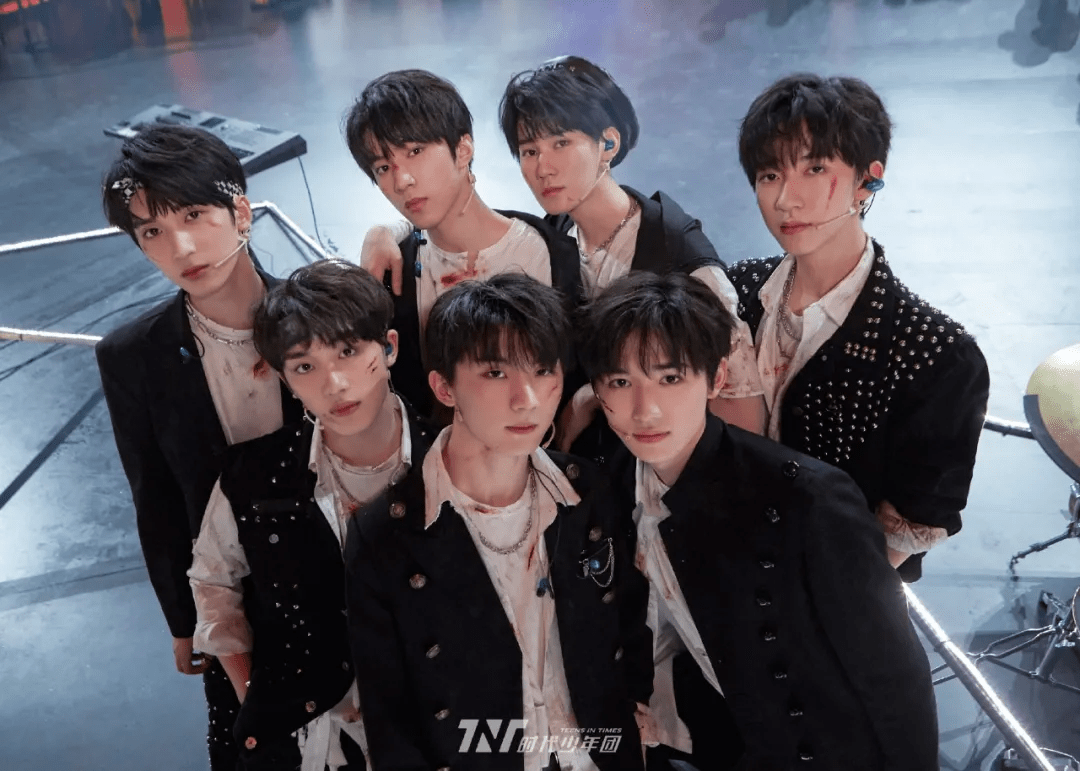若是熟悉时代少年团,tf家族和时代峰峻的朋友,必然能察觉,这已经是