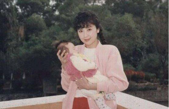 西游记女儿国国王扮演者结婚了吗 65f8567a66034949807dbeb6cb583a1a.jpeg