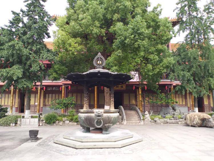 充满神秘色彩的小小方山,演绎着诸多的人文传说!_定林寺