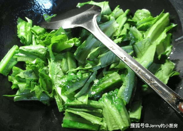 原創炒油麥菜用不用焯水學會正確做法牢記三招脆嫩又入味