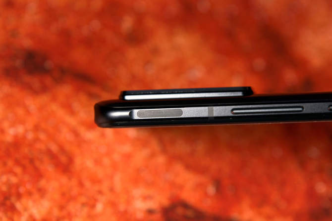 上手|强劲且轻薄的骁龙888游戏手机，西装狂魔腾讯红魔6R上手