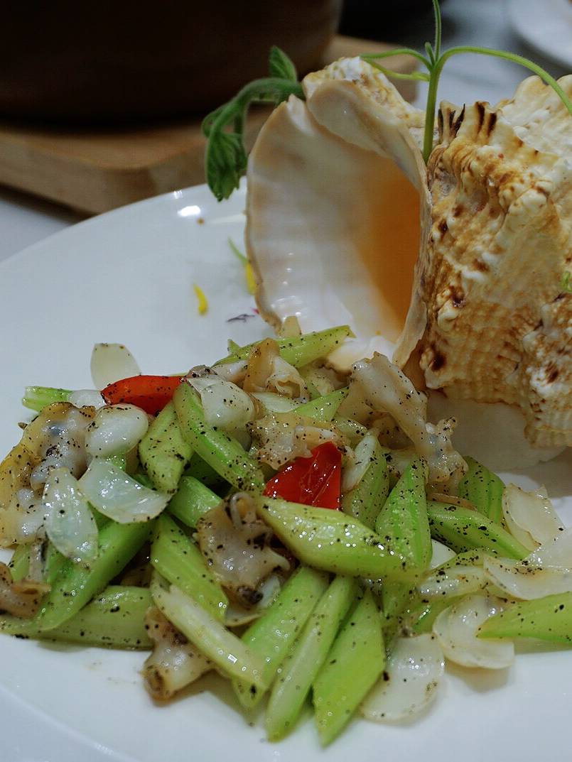 在厦门敢直接叫广州菜的一家餐厅,海胆酱帝王蟹宴请值得品尝