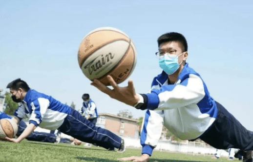 女生怎么选篮球 4ea93054099e4569ac99c4ea1e0d9853.png