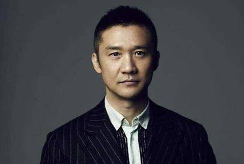 同为硬汉演员,但始终不如同学孙红雷火,看来是有原因的!