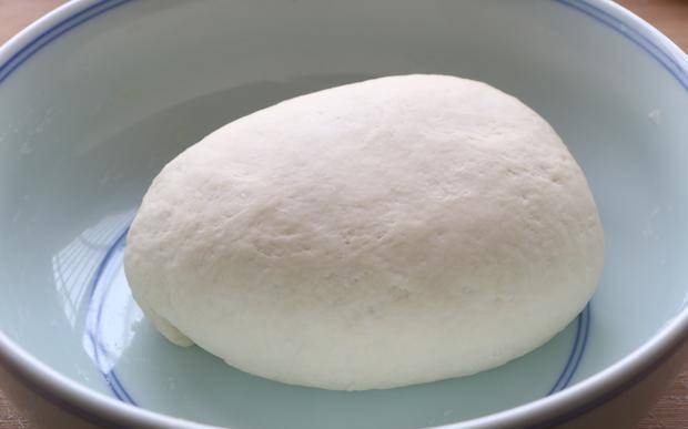 早餐换一种做法,孩子上桌抢着吃,一口气吃3个不过瘾,太解馋了_面团