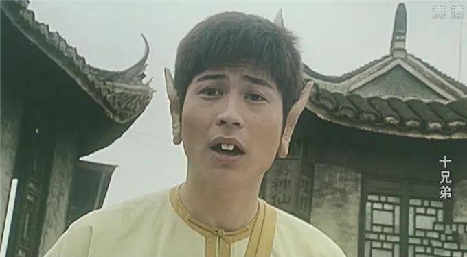 林伟亮90年代入行,最为人熟知的一个角色应该就是《古惑仔4》的恐龙哥