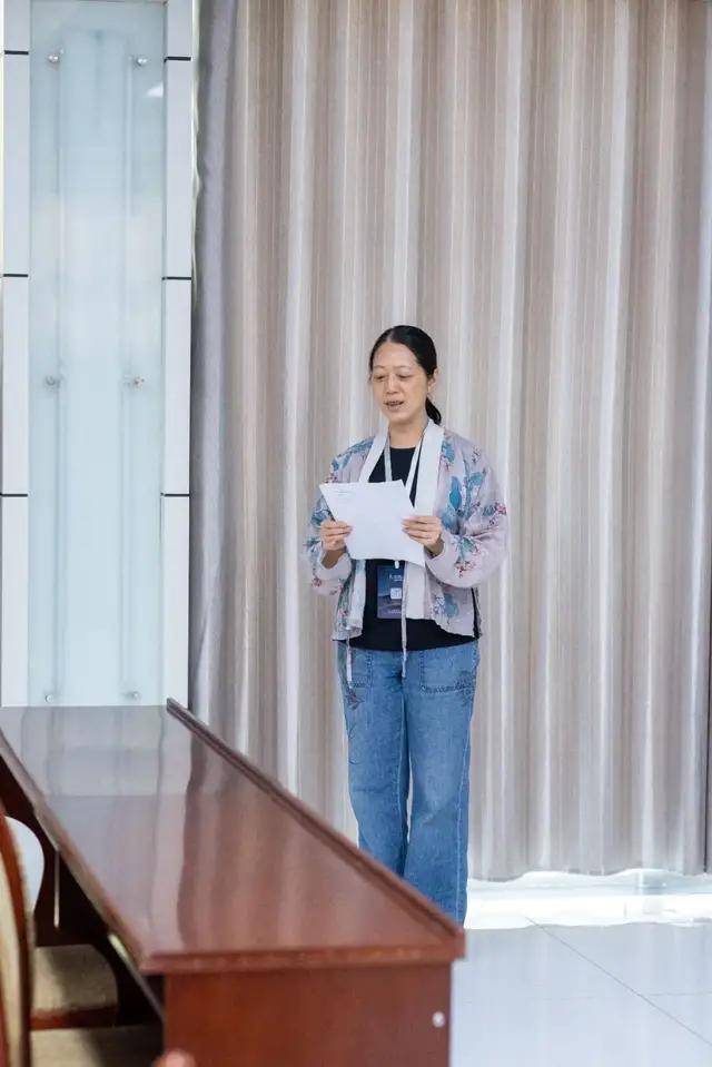暨南大学文学院副教授张春晓代表"敦煌文化守望者"三期成员发言.
