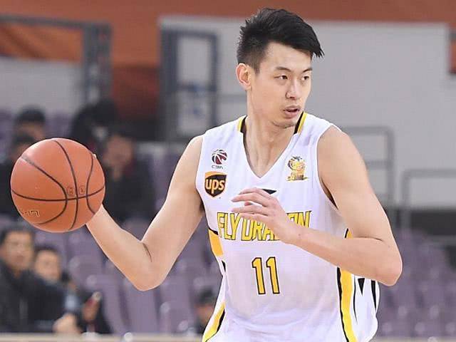 随着cba名宿吕指导的离开,于梁也被球队给放弃.