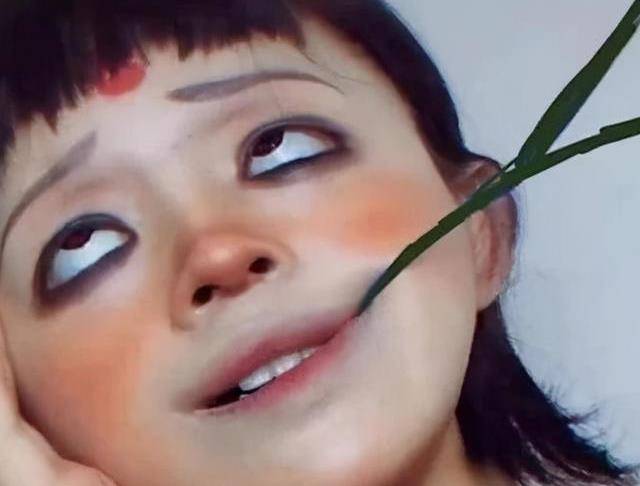 7岁男孩cos"哪吒"走红,动作活灵活现,网友赞道:魔童降世!