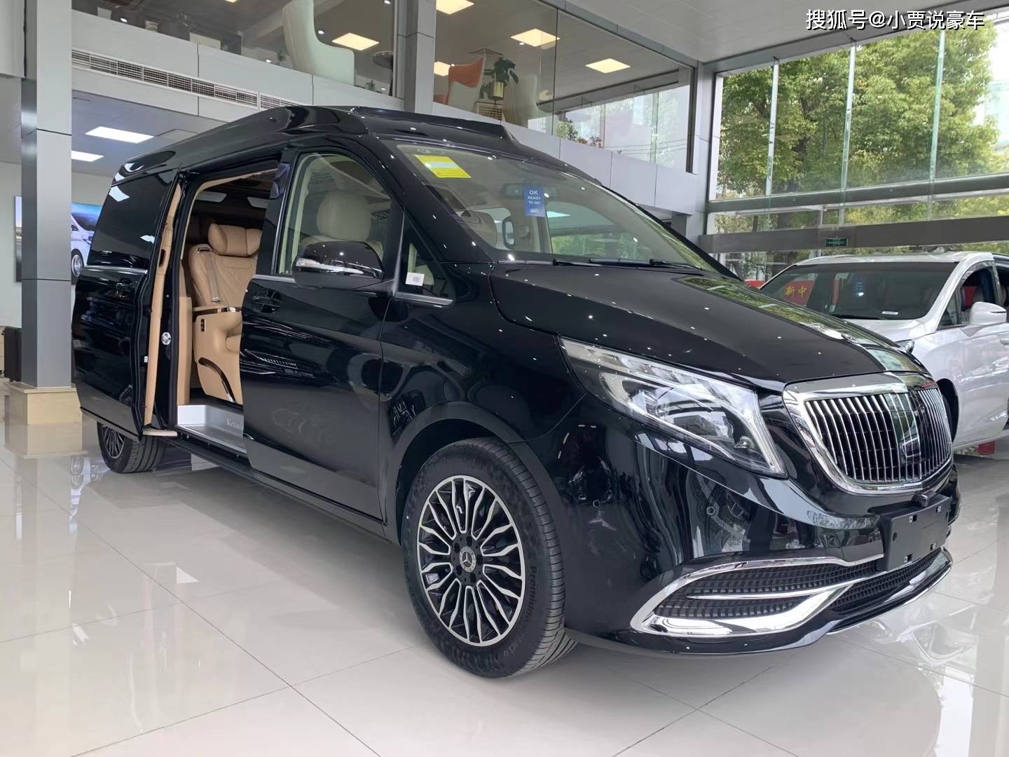 奔驰v级迈巴赫如此装扮一百万值吗