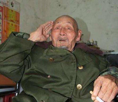 原创他是全国第二老的抗战老兵因为一个坏习惯活到112岁