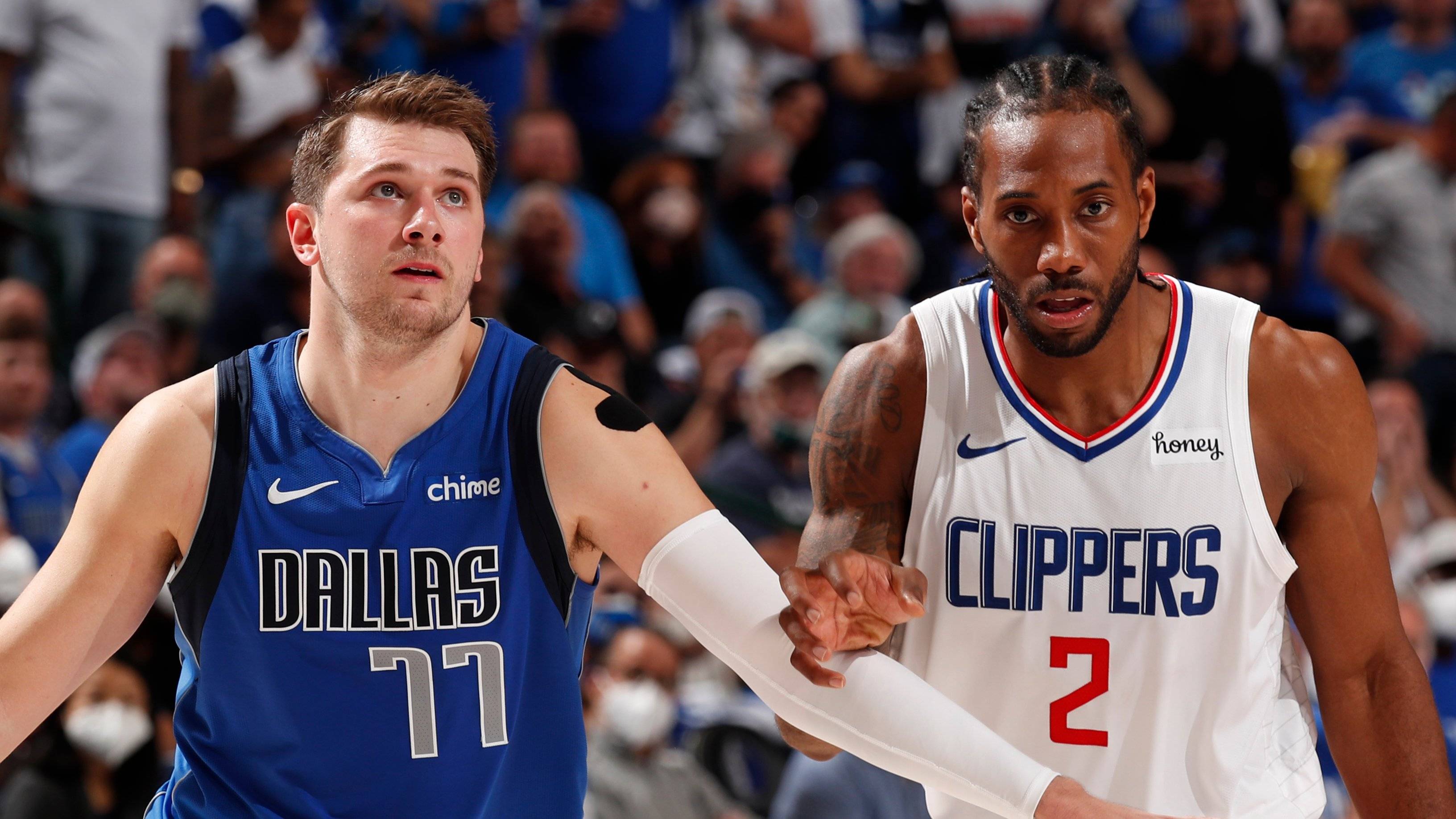 45 两记制胜三分!小卡被赞地球最强球员,令乔治汗颜更扎心詹皇