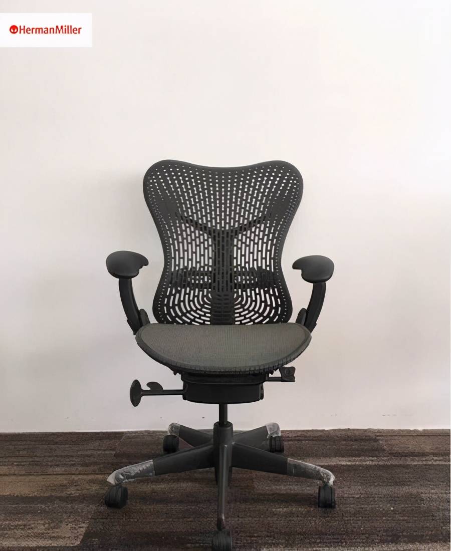 脊柱侧弯正在青少年中日趋严重米乔人体工学大力推广预防和矫正方案