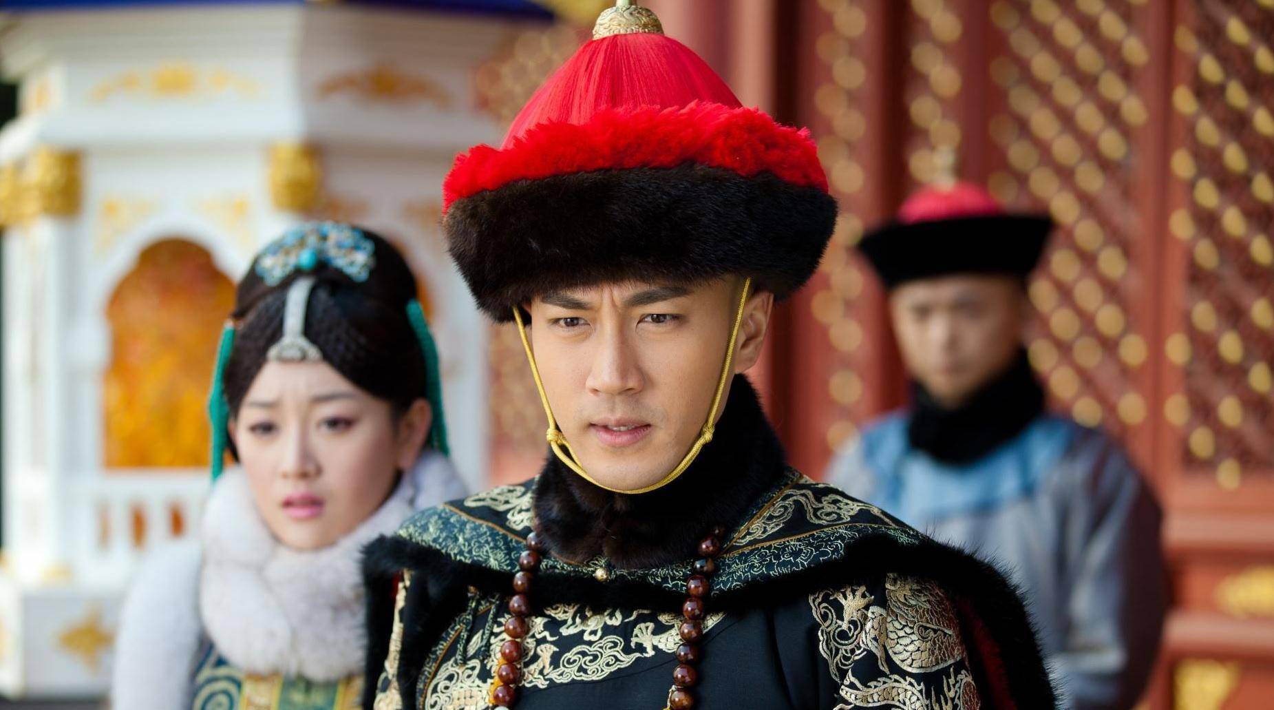 刘恺威饰演的皇太极当年皇太极猝然去世之后,多尔衮便有同豪格争夺位