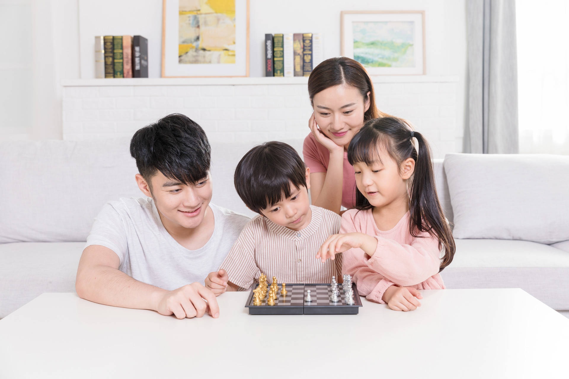 父母都是火命孩子什么命好 火命父母的育儿震撼发现：五行相生里竟藏着孩子的命运密码？