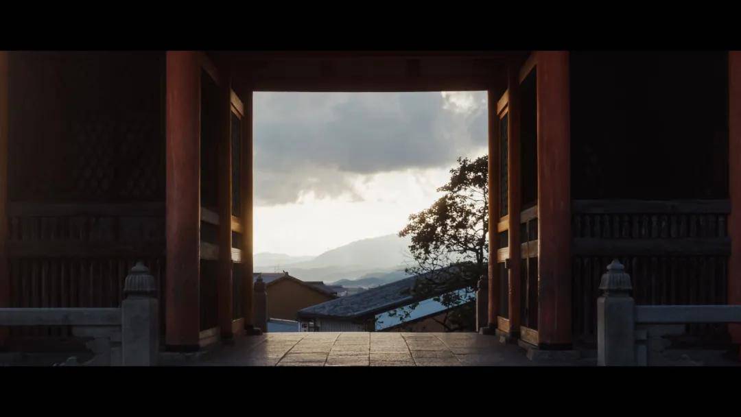 红墙、蓝天、白云,这才是夏天打开京都的正确方式!