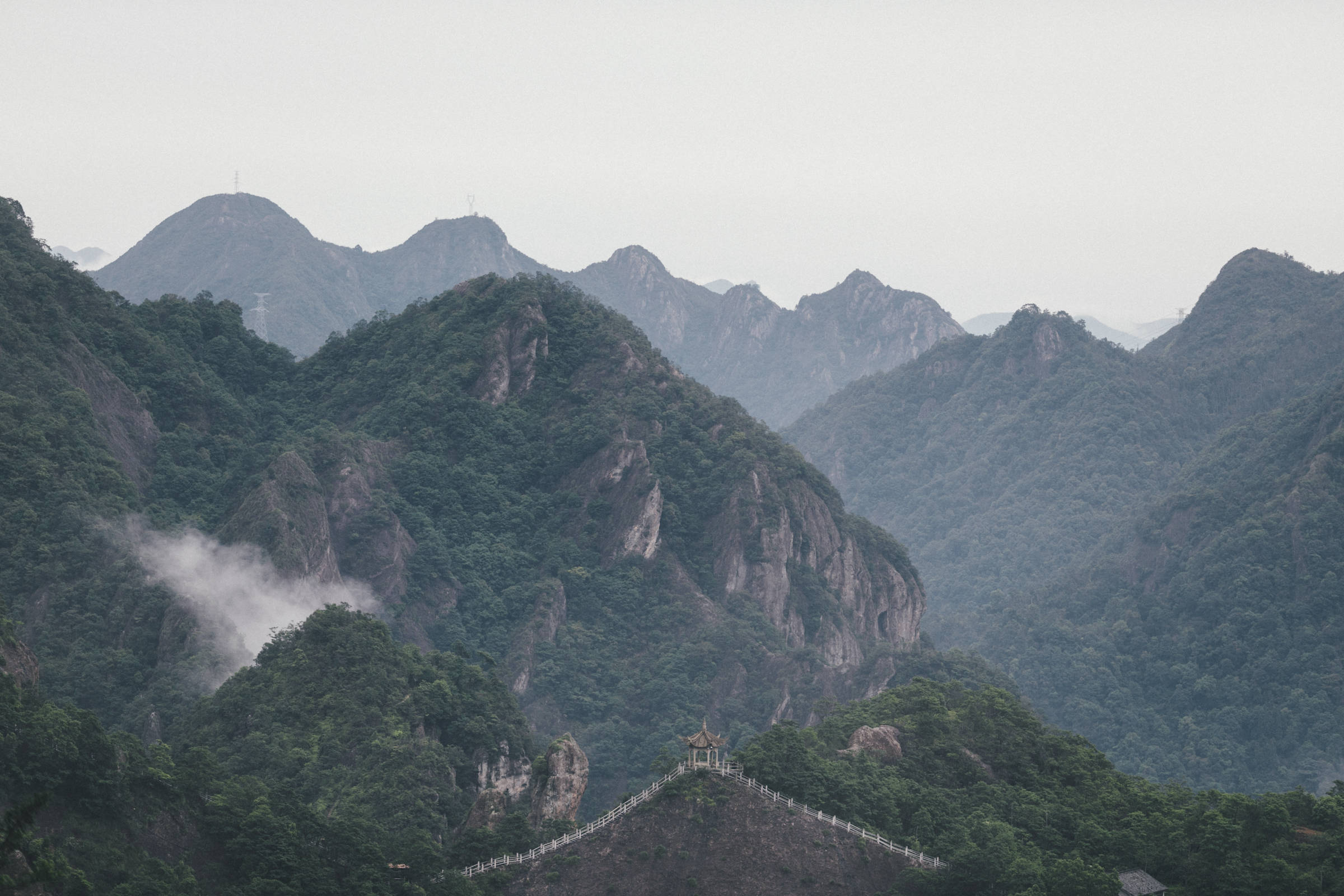 温州有座雁荡山,有山有水有乐园,夏日里的避暑胜地