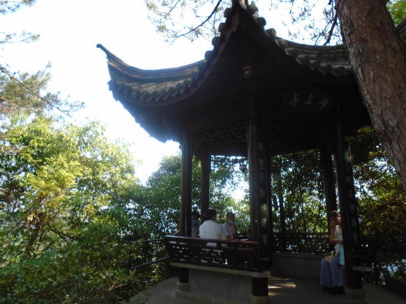 妙高台又名"妙高峰",或"天柱峰"雪窦山弥勒大佛