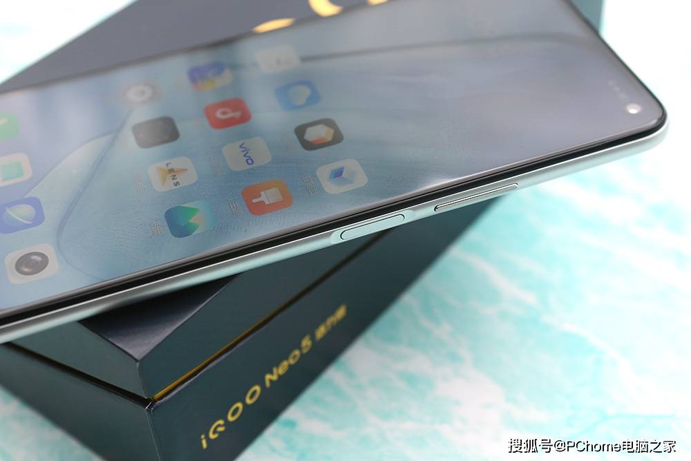 冰峰|iQOO Neo5 活力版体验：亲民价格突出实用性