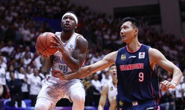 汤神赛季报销|广东宏远神射手曾茂洲训练时骨折赛季报销