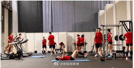 中国女排更新15人参赛名单 朱婷领衔6主力回归_栗垚