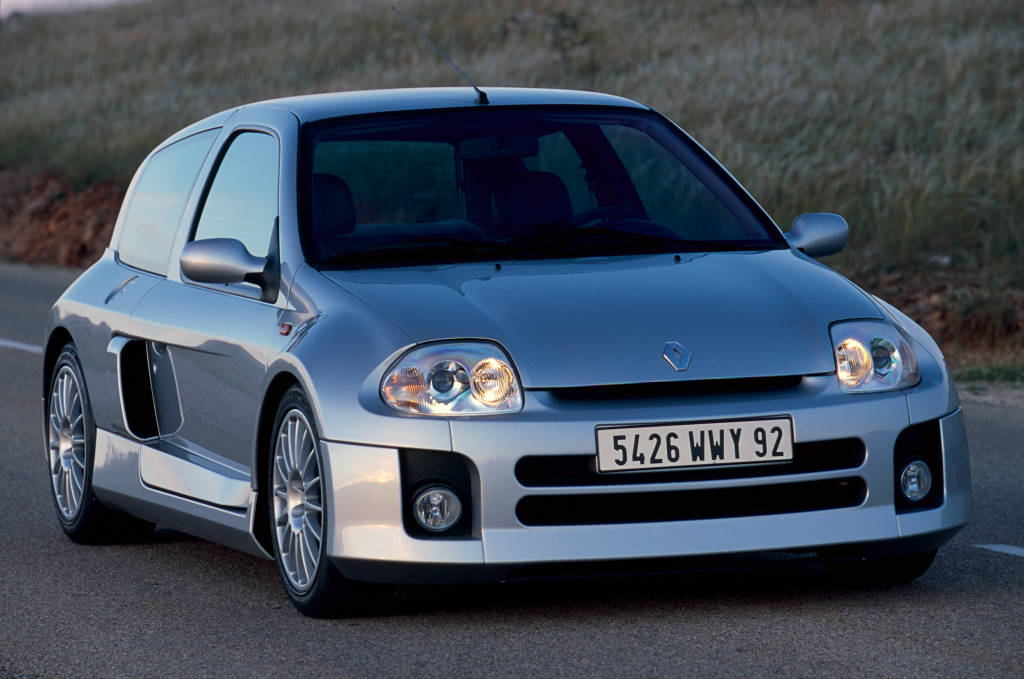 雷诺clio v6诞生于2000年,至今已经有21年的历史了.