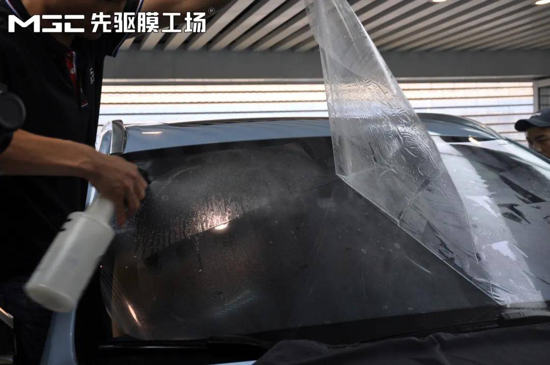 最新陶瓷窗膜匹配新能源无信号阻隔 理想one威固vp70 kc35太阳膜