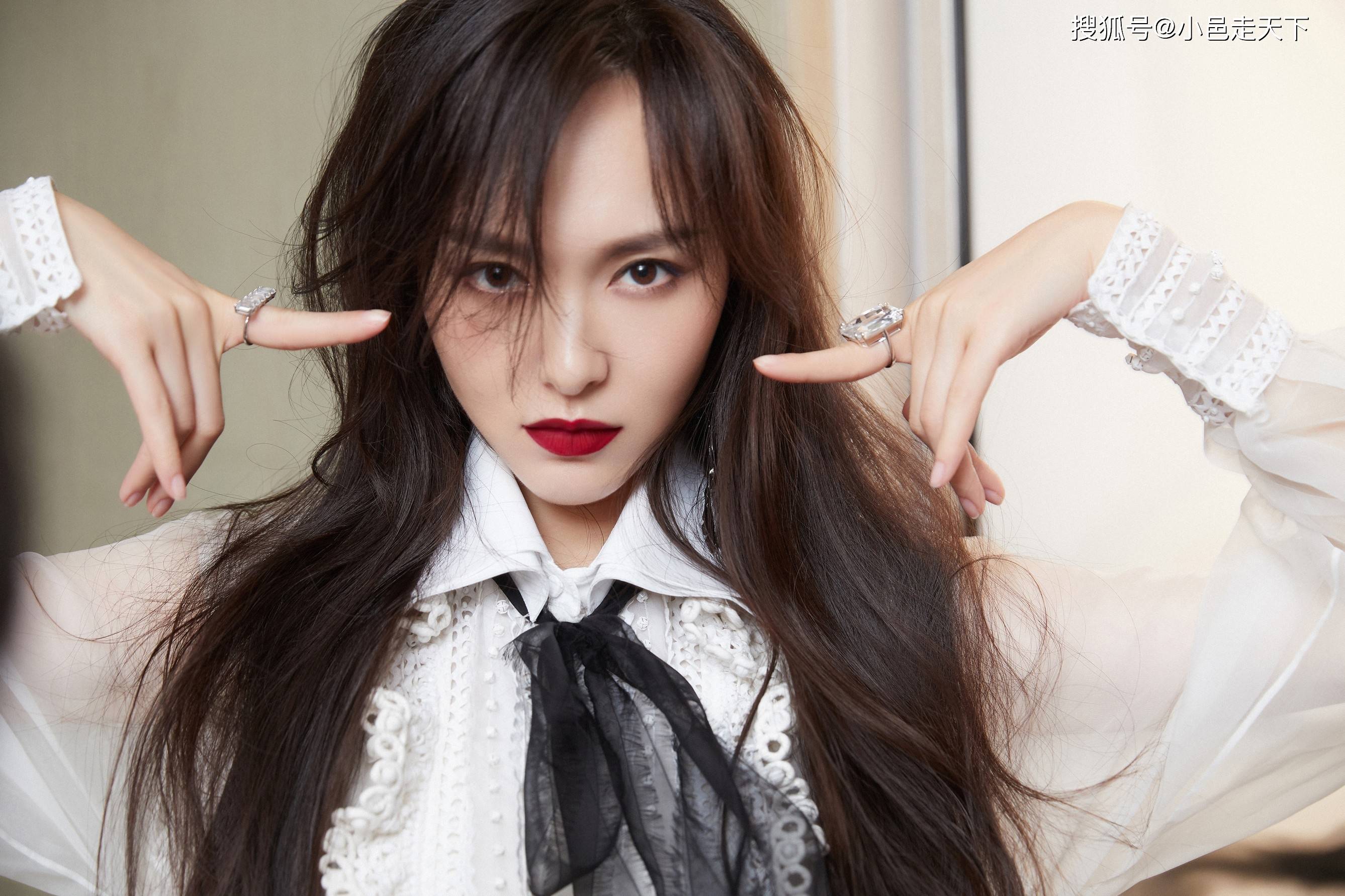 唐嫣性感长腿写真