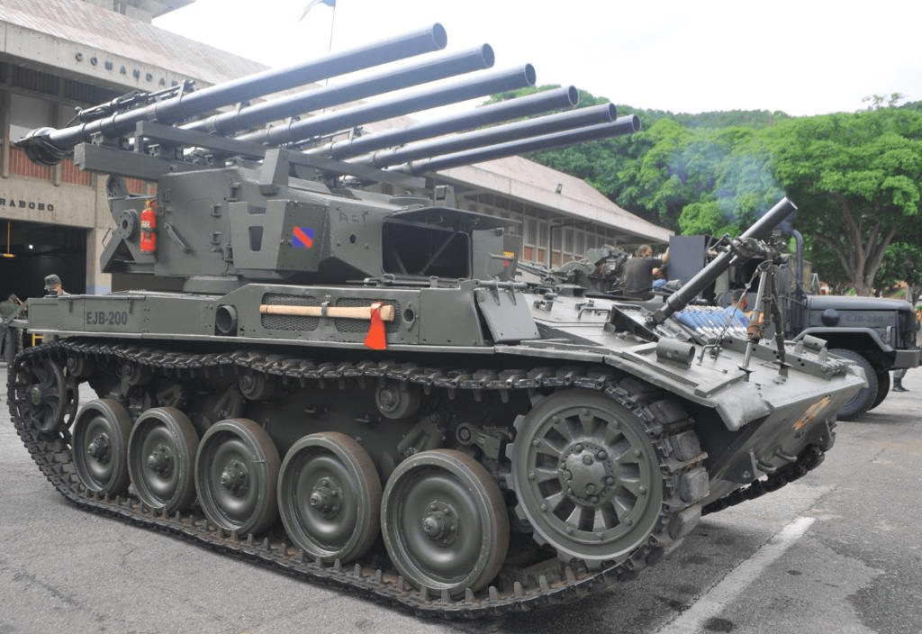 原创反美先锋委内瑞拉陆军研制的新式武器6管自行无后坐力炮