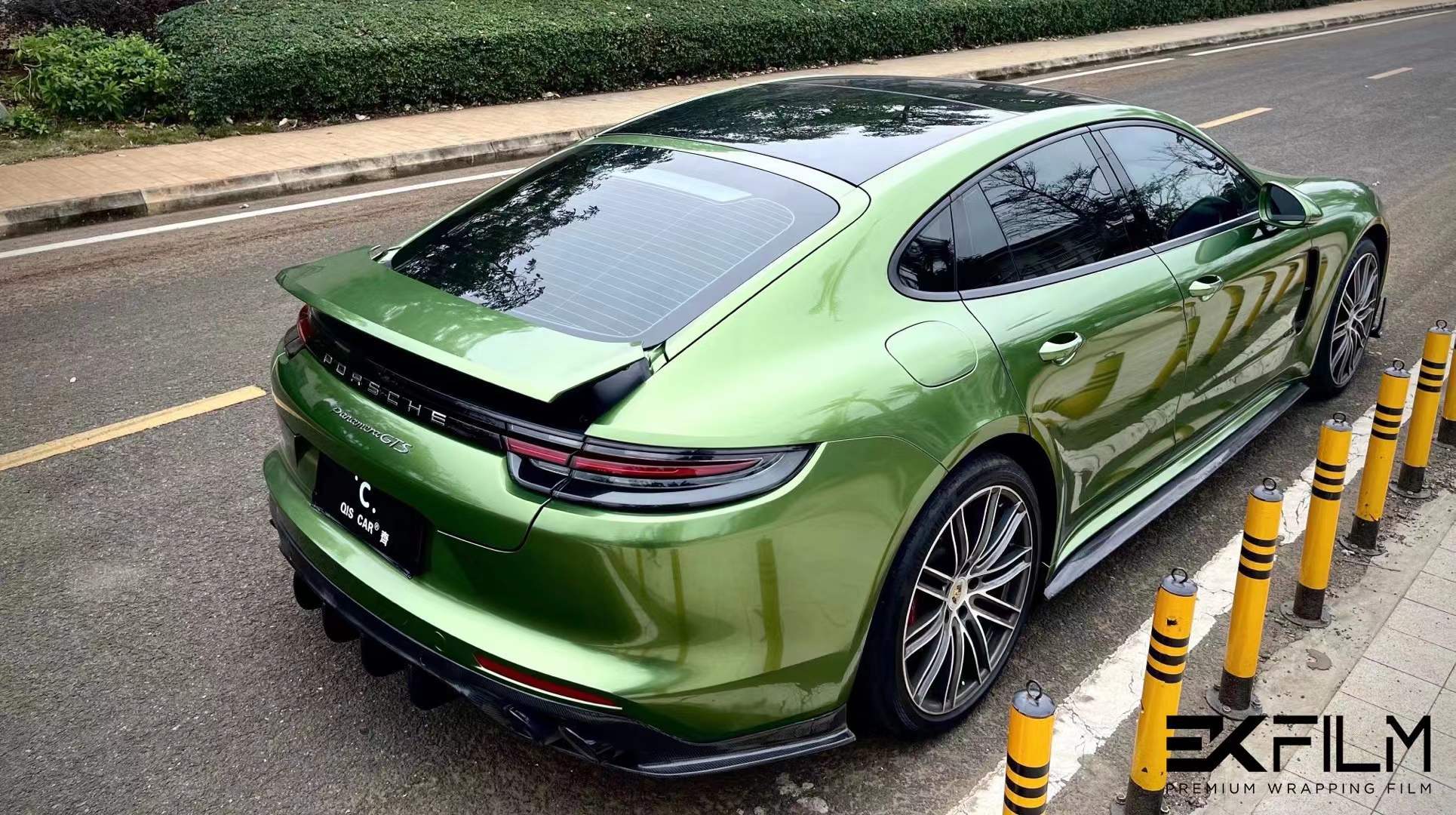 保时捷帕拉梅拉贴膜ekfilm改色膜曼巴绿