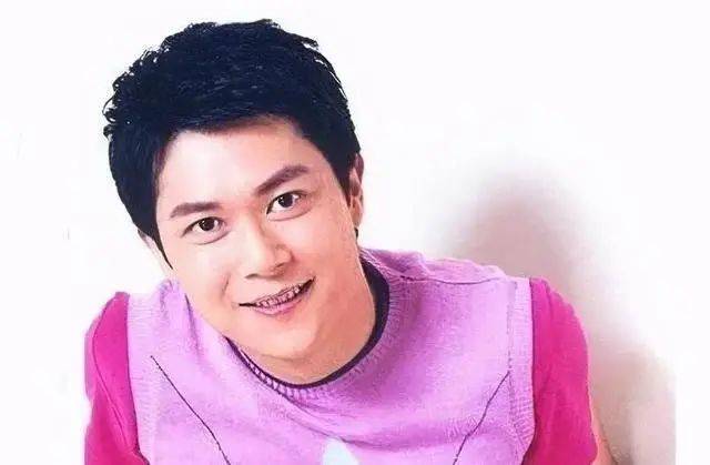 原创他曾是著名演员,因患病上厕所都困难,46岁未婚却有4个孩子