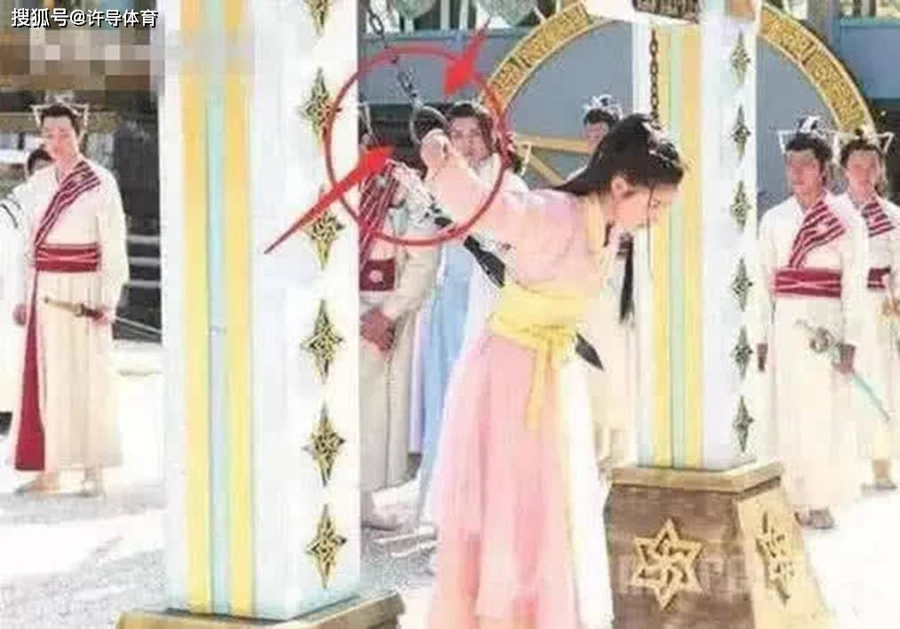 原创骗我们多年穿帮镜头张卫健我拍古装戏那么辛苦穿背心怎么了