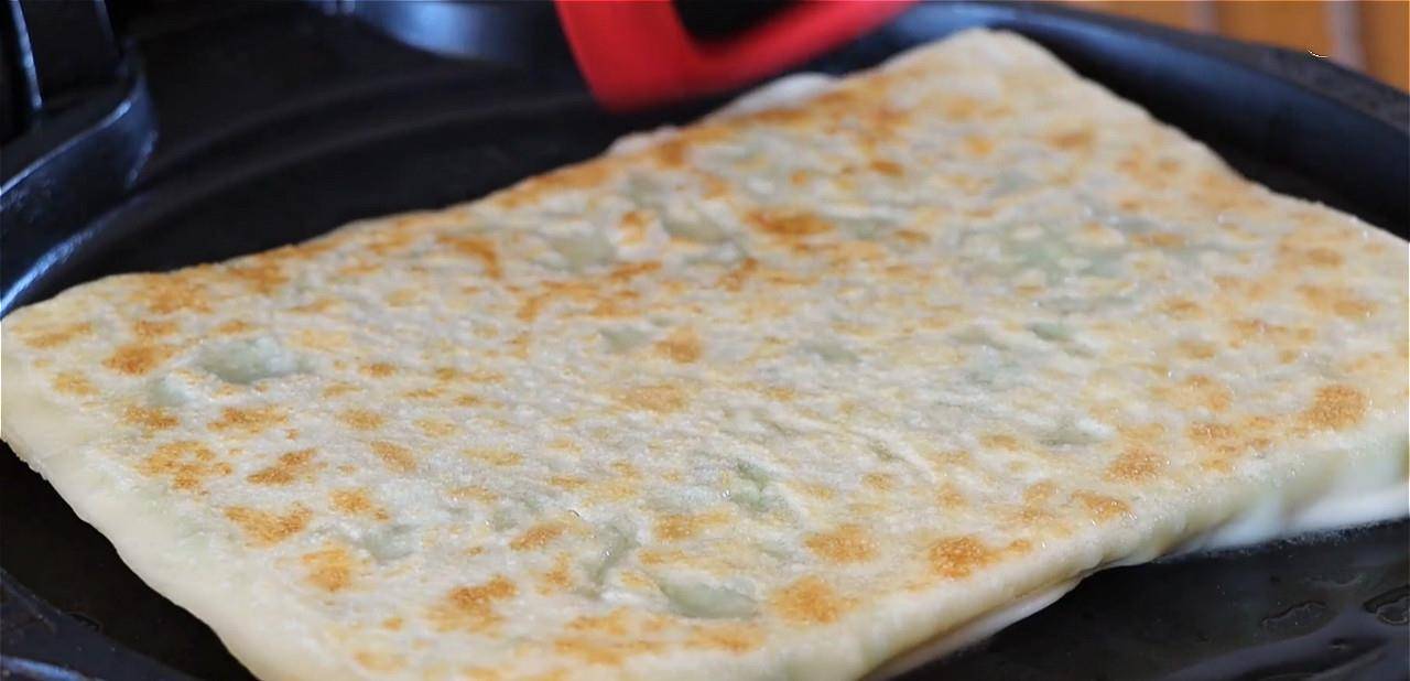 平底锅和电饼铛哪个好 39c43764e86643199d8140cf90bb841f.jpeg