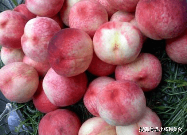 毛桃好吃却不好洗?清洗时多加一步,洗的干干净净