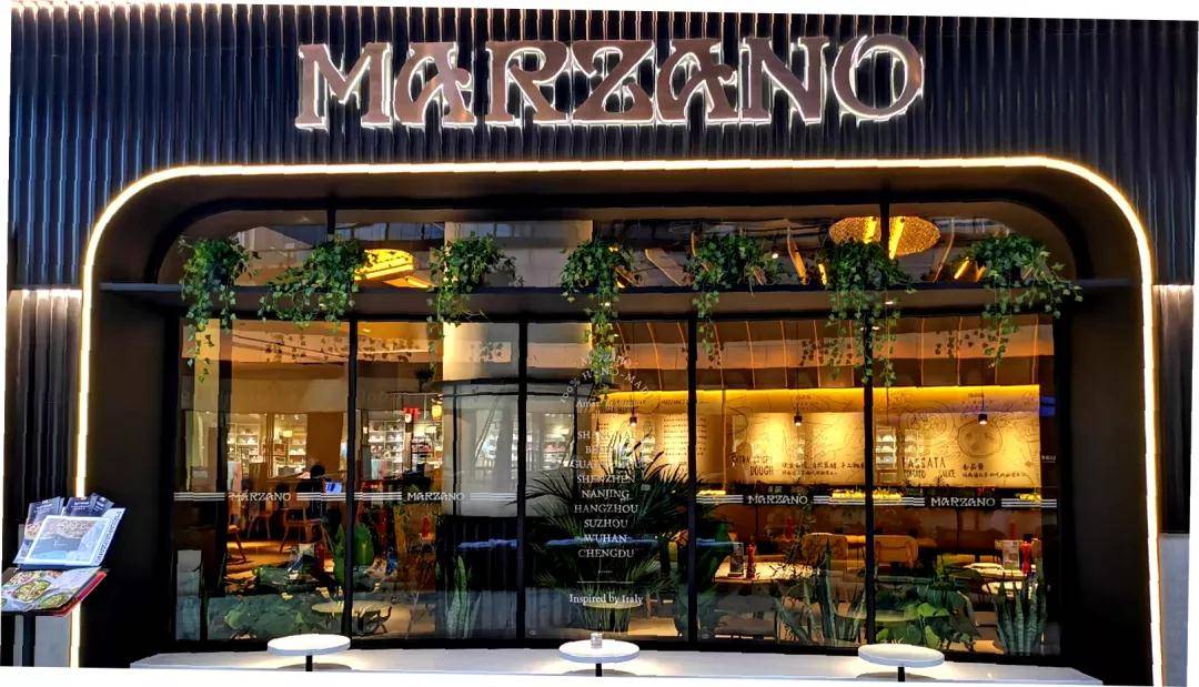 百福控股ceo王小龙特许加盟可助力夫妻店成长为上市公司