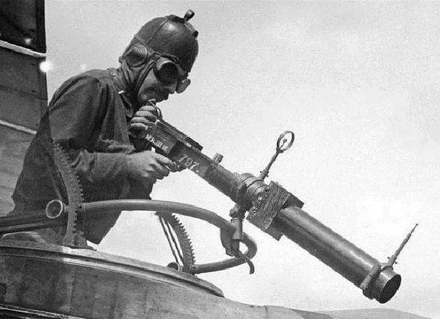 铁血信天翁战机中的嗜血猛禽硝烟中尽显原始机械之美