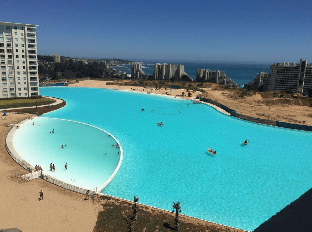 原创世界最大游泳池,占地面积超8万平方米,每年维护费需1700万