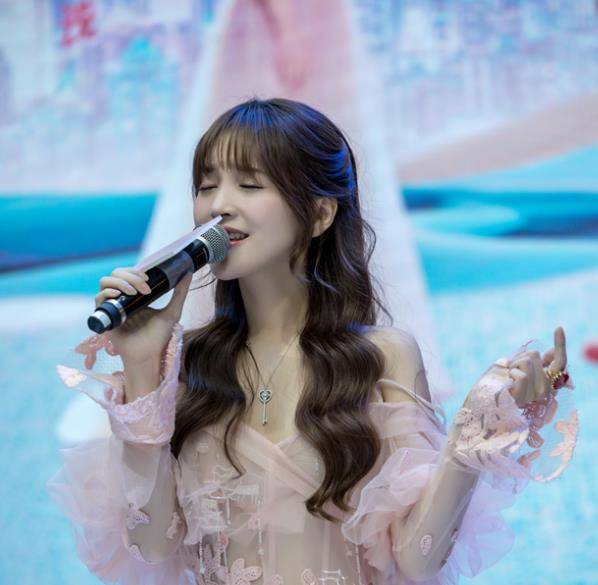 原创佛系女明星走红后玩消失再次复出仍有导演买单