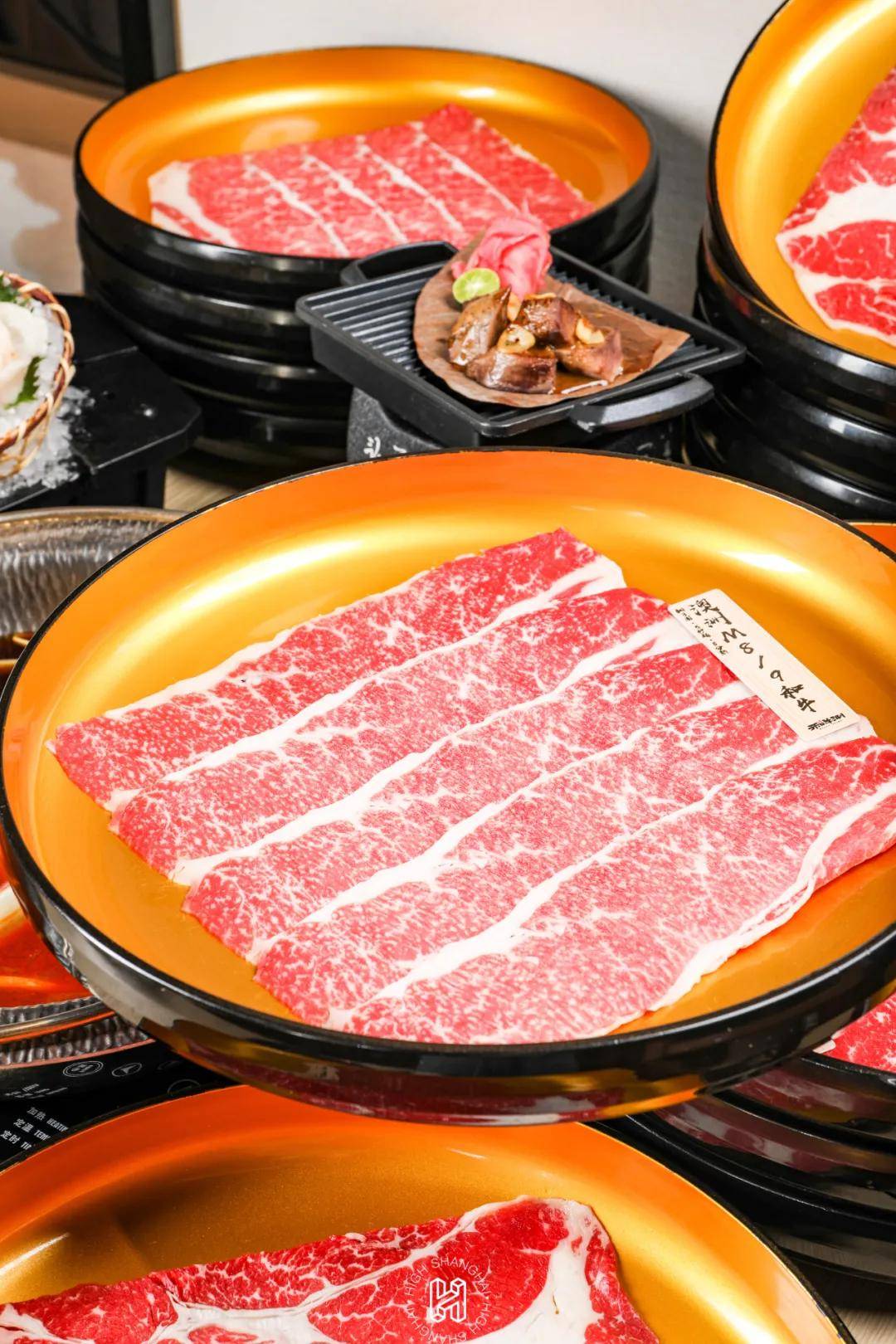 店里的m8/9和牛都是澳洲直达,有着"牛肉界爱马仕"的称号.