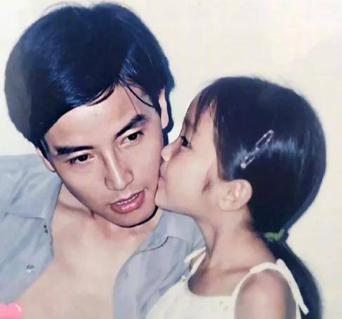 父亲节丨快来看看爸爸们年轻时的神仙颜值吧！