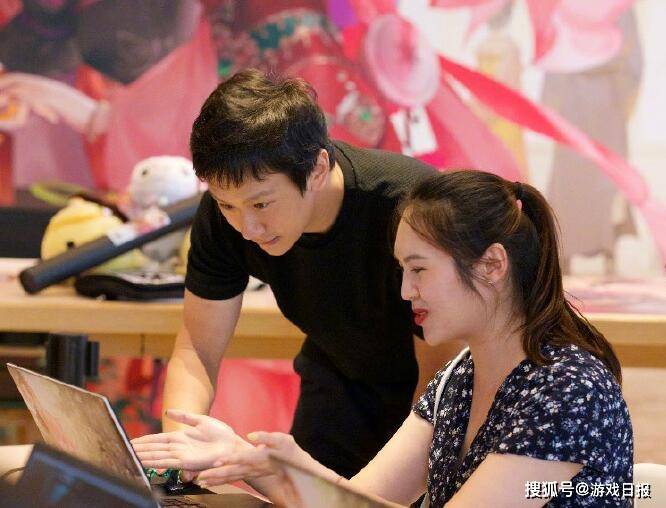 海猫|游戏圈第二个“剑网三”？策划强行送东西，制作人自己出COS