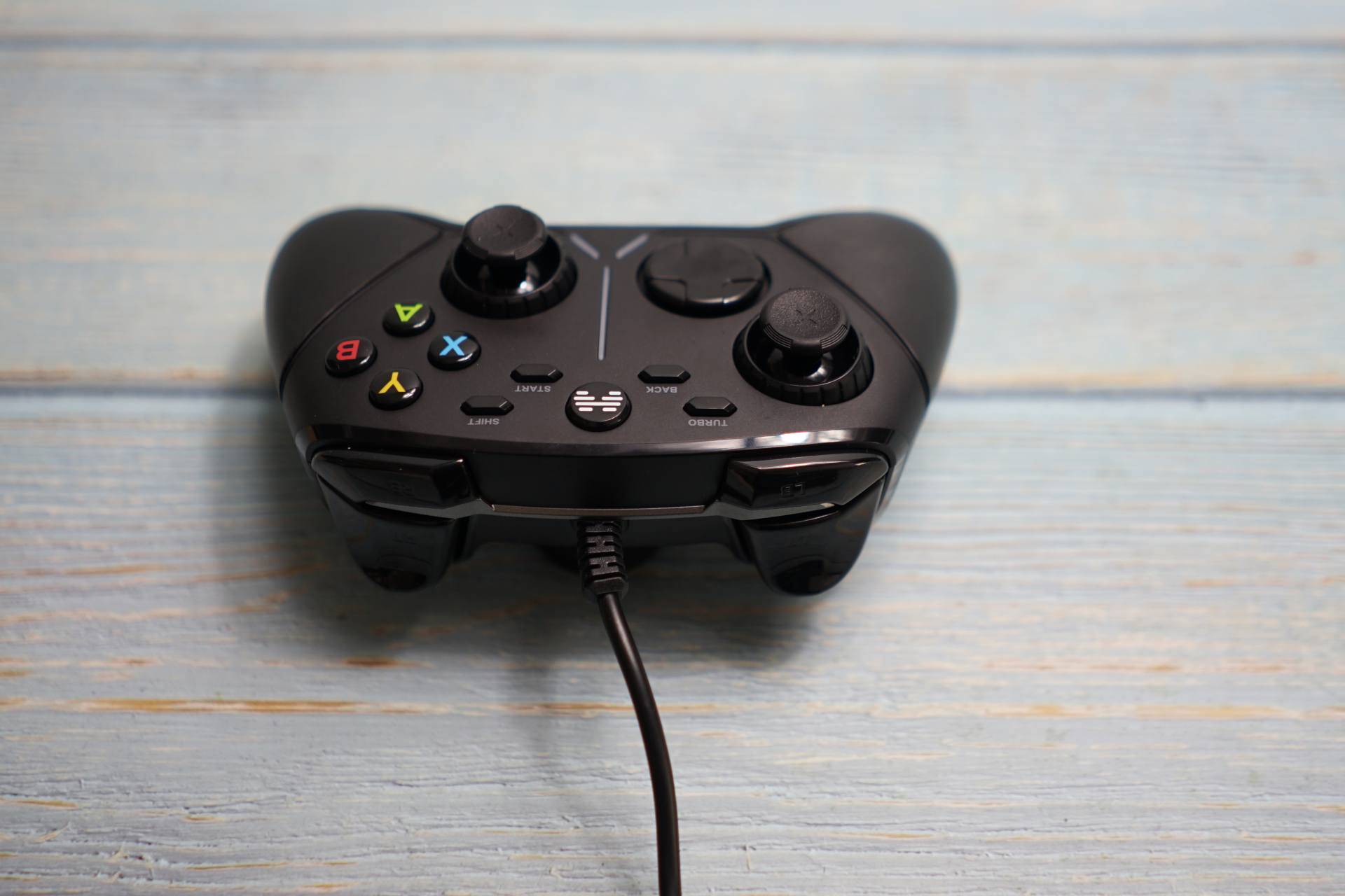 想要神操作,找北通阿修罗3有线游戏手柄