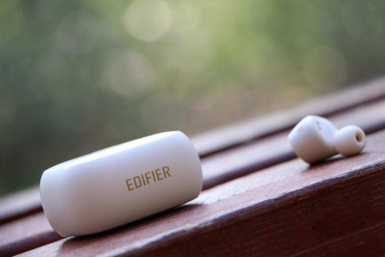 续航与音质齐飞漫步者tws1pro蓝牙耳机开箱