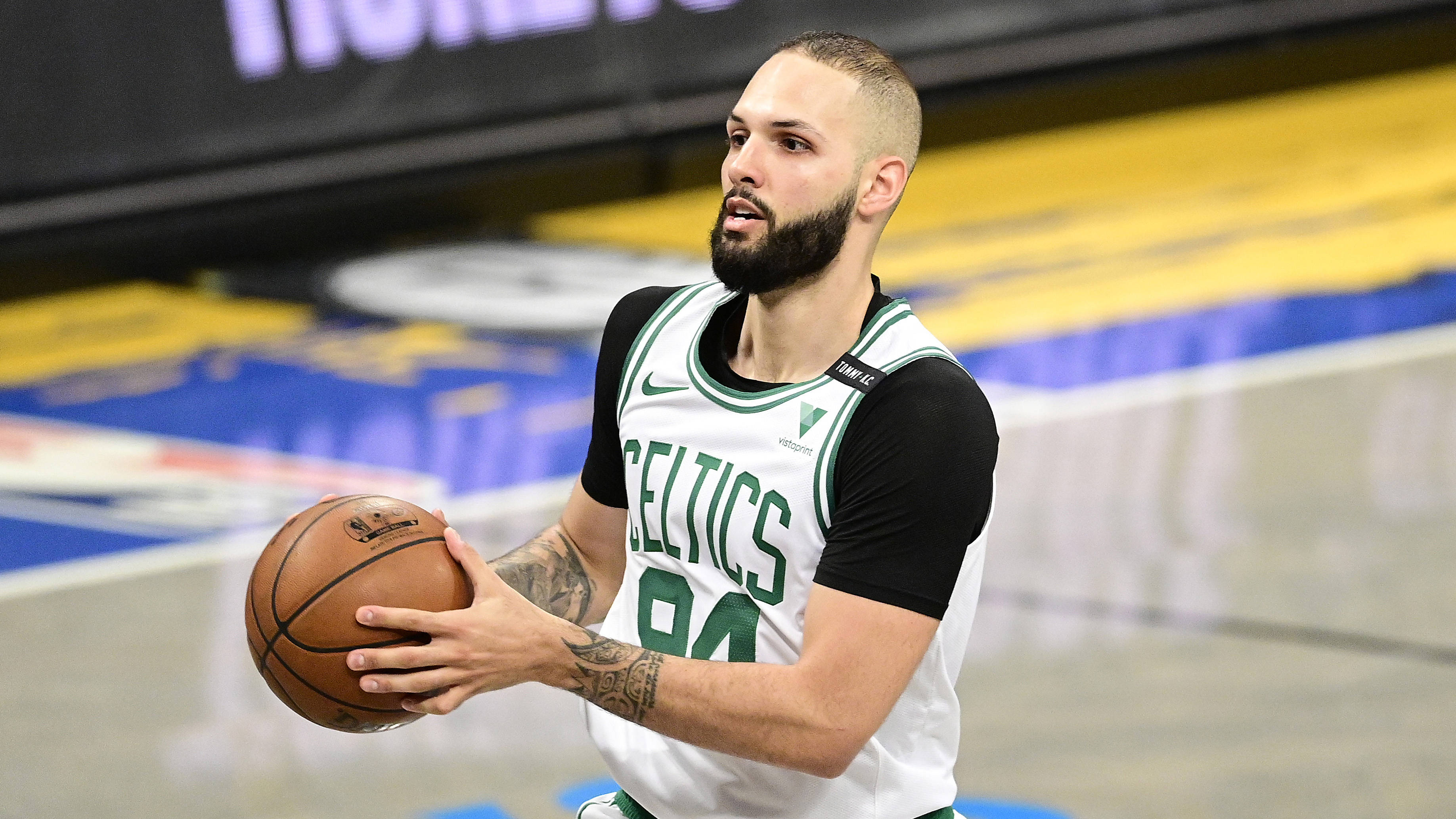 最后需要谈及的是,据美媒的说法,凯尔特人对续约埃文-富尼耶有很好的