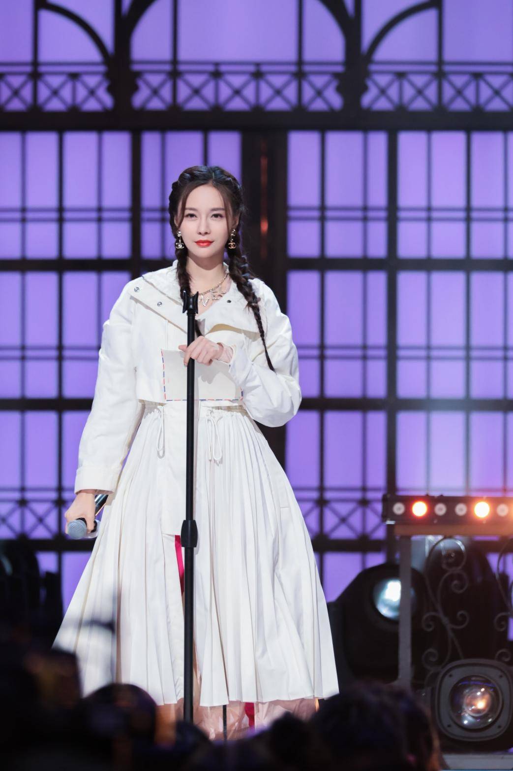 《听姐说》王子文回忆暴瘦至65斤经历 应采儿念娱乐圈离婚文案